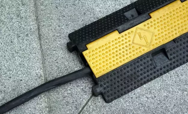 Zdjecie newsa Jak zabezpieczyć przewody w miejscach o dużym natężeniu ruchu?